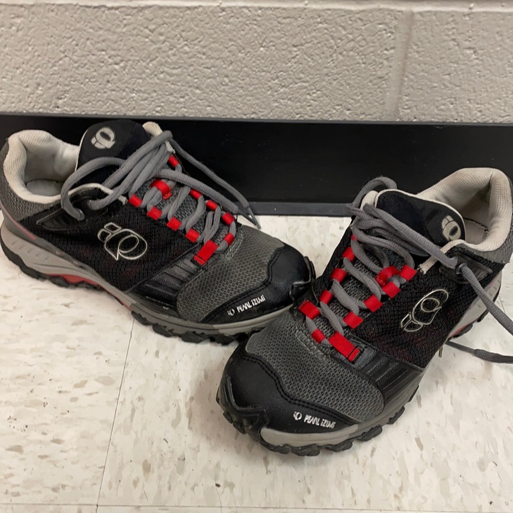 Pearl Izumi X-Alp Seek IV mountain bike shoes